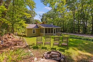 Sebago Shores Cottage - 8