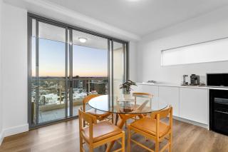 Penthouse Style - Story Bridge Views - Sleeps 8 - Baby Friendly - 7