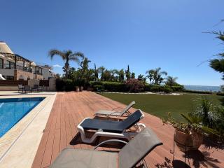 Emerald Seafront Residence - 6