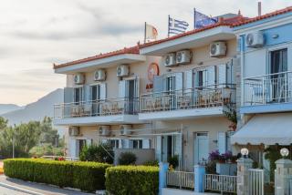 Arisvi All Seasons Hotel - 9