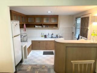 Cozy Townhome in City Center Near Clock Tower - 9