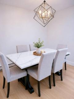 Stylish 3-Bedroom Full House Near Magnetic Hill - 1