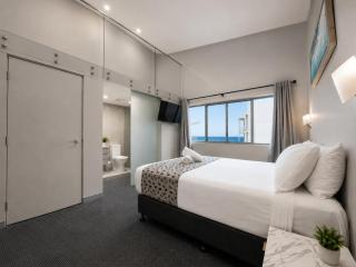 Redcliffe 3-Bedroom Waterfront Penthouse - 3