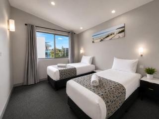 Redcliffe 3-Bedroom Waterfront Penthouse - 1