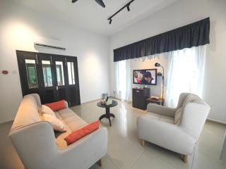 Infinity Retreat Home 5BR 12-15pax BBQ-SemiD - Ayer Keroh - 8