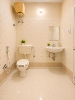 Metro Guest House,Near South City Mall - 7