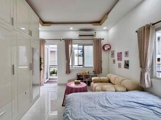 Bright & Airy room has balcony in the central - 2