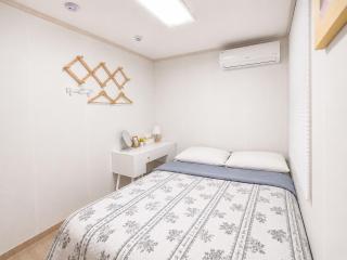 3 Bedrooms Family Villa with 2 Bathrooms and Washer, Dryer - 1