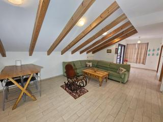 Adorable 3 bedroom Brenner "Hill" suite - 5