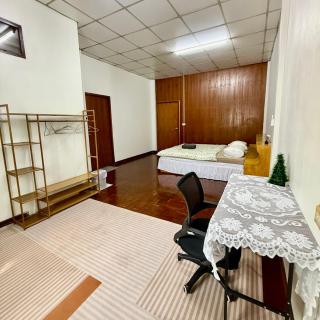 Budget Homestay Near Old Town - 5