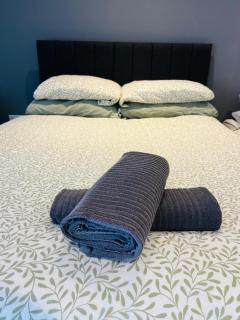 Modern Comfortable Apartment with Parking & WiFi - 6