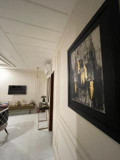 Golden Hour Suites - 1