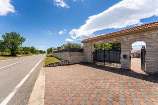 Villa Tia - private Oasis with large pool - 2