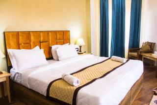 Hotel Kanishka - 4