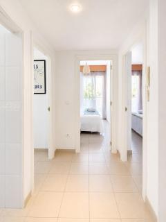 Apartamento El Calón, primera línea de playa, piscina y vista al mar - 3