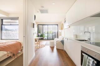 Beachside flat with free parking - 1
