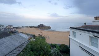 Cosy 2 Bed Viking Bay Cottage - 3