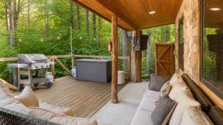 Pottsboro Lodge - Sleeps 15 - Hot Tub & Patio - 5
