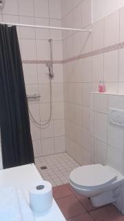 Natura Ferienhaus, Hotelzimmer in Rhauderfehn , Komfort für Gäste & Firmen ,WLAN & Parkplatz - 4