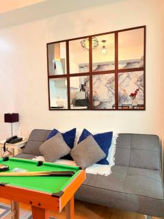 Azure Staycation by SabBen Suites - 0