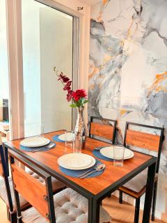 Azure Staycation by SabBen Suites - 7