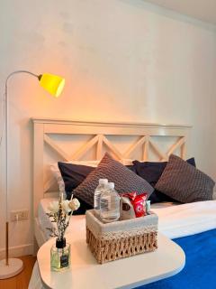 Azure Staycation by SabBen Suites - 2