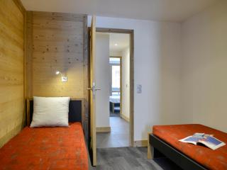 Magnifique duplex rénové 7 pièces, proche pistes, sauna, hammam, salle de fitness - 2