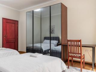 Luxury Two Bedroom Garden View Apartment Near North 90 Road - 5