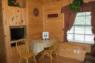 Medina Lake Camping Resort Cabin 3 - Lakehills - 6