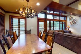 Lion Square Lodge East 307 - 1