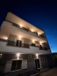 Ylli's Apartments - 5