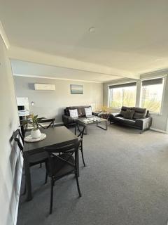 Old Pier Apartments - 6