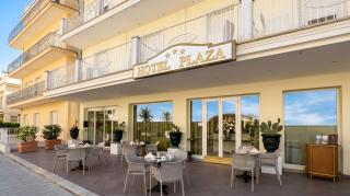 Hotel Gabicce Mare Plaza - 9