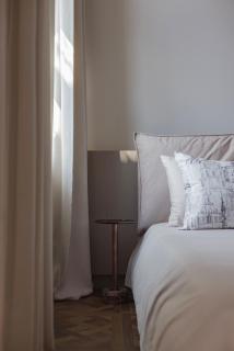 Boutique studio with Balcony - 8