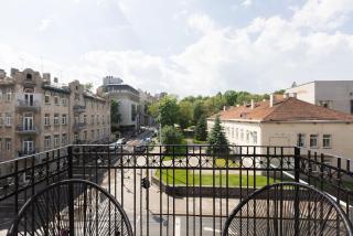 Boutique studio with Balcony - 5