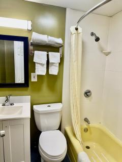 Wickford Motor Inn - 6