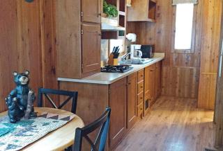 Mount Vernon Camping Resort Studio Cabin 4 - Bow - 7