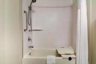 Holiday Inn Express Hotel & Suites Live Oak by IHG - 9