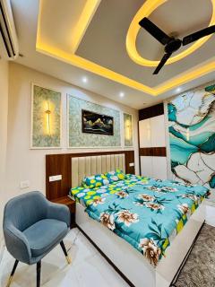 THE MOONLIGHT STUDIo - 5