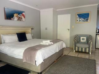 Luxury Suites on Santorini - 6