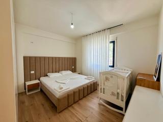 Arlan's Beach Apartment - 4