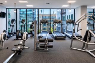 Breathtaking Views at Spacious Apartment in Melbourne CBD with Gym - 6