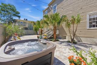 Charming Historic Duplex W Courtyard & Parking - 3