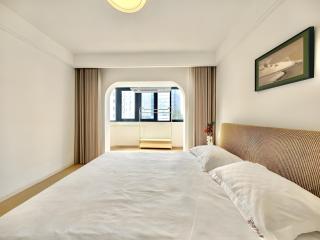Shanghai Magnolia Family Apartment Steps from Line 8 and Xujiahui - 6