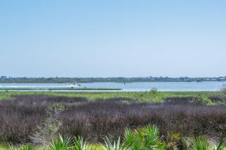 2BR Family Retreat - River Views Pool & Tennis Sleeps 6 - 1