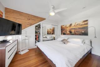 2BR Vancouver Stay with Sauna Cold Tub & Fire Pit - 9