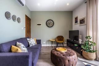 Bright Cozy Seafront Apartment in St Julians Paceville - 4