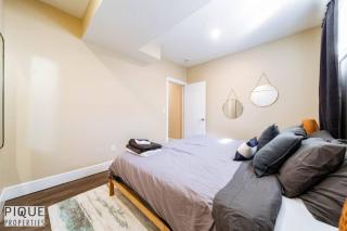 Sanctuary Suite - KingBed - Wifi - Near WEM - Rogers - 4
