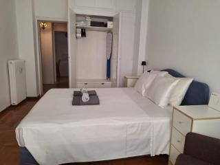 Plaka Nest - 1