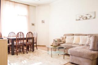 Central Sofia 2-Bedroom Apartment near NDK - 9